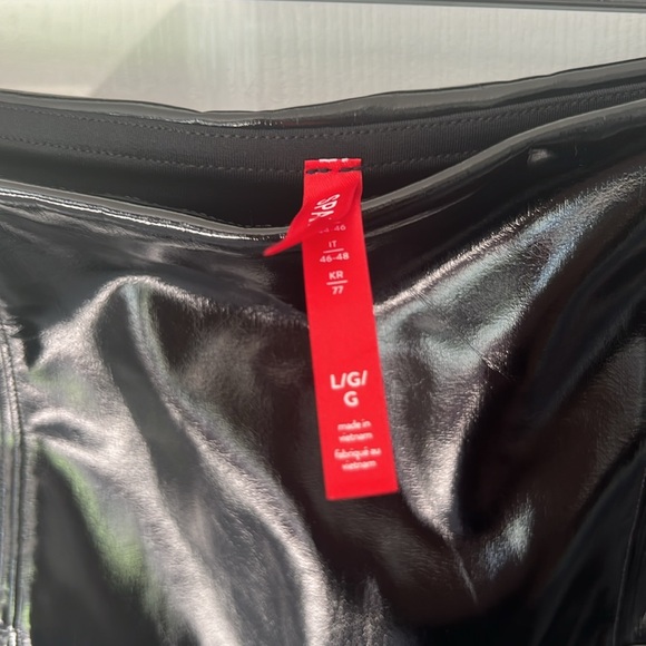 Spend Faux Patent Leather Leggings Large - Picture 4 of 5